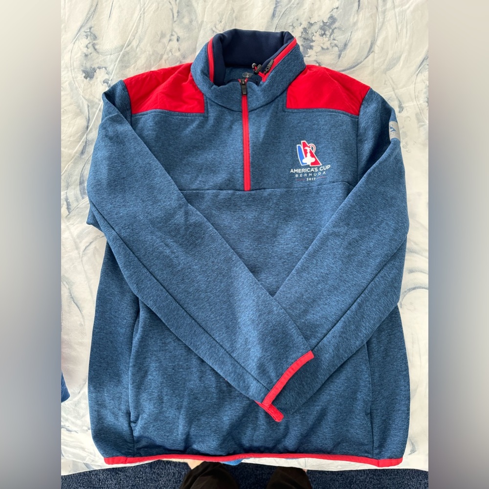 Vineyard Vines men's  official Americas Cup Race performance 1/4 zip